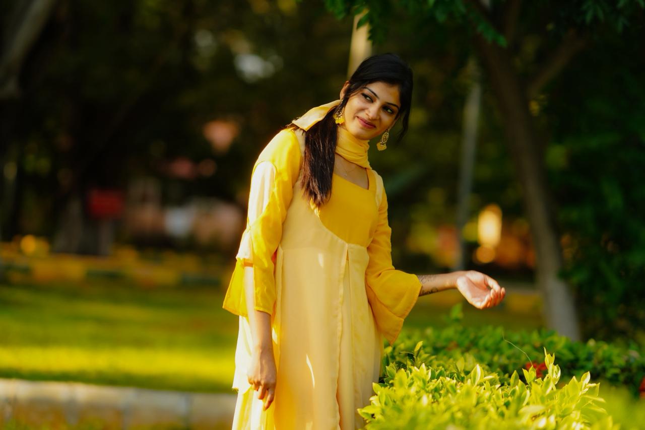 Munbe Vaa yellow Kurti+Dupatta set - Image 3