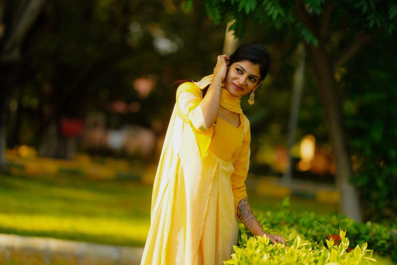 Munbe Vaa yellow Kurti+Dupatta set - Image 5